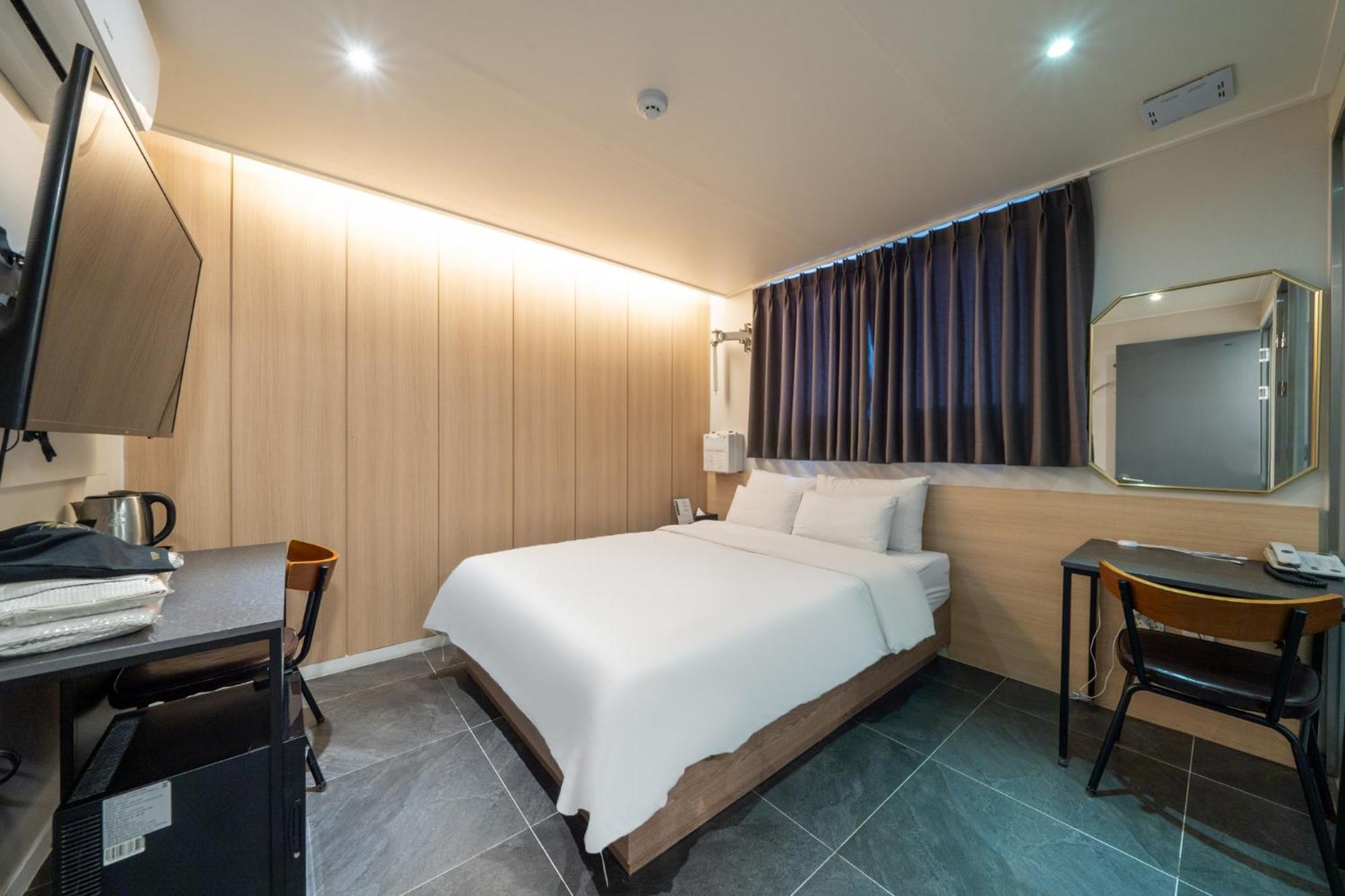 Mnlucky Hotel ソウル特別市 エクステリア 写真